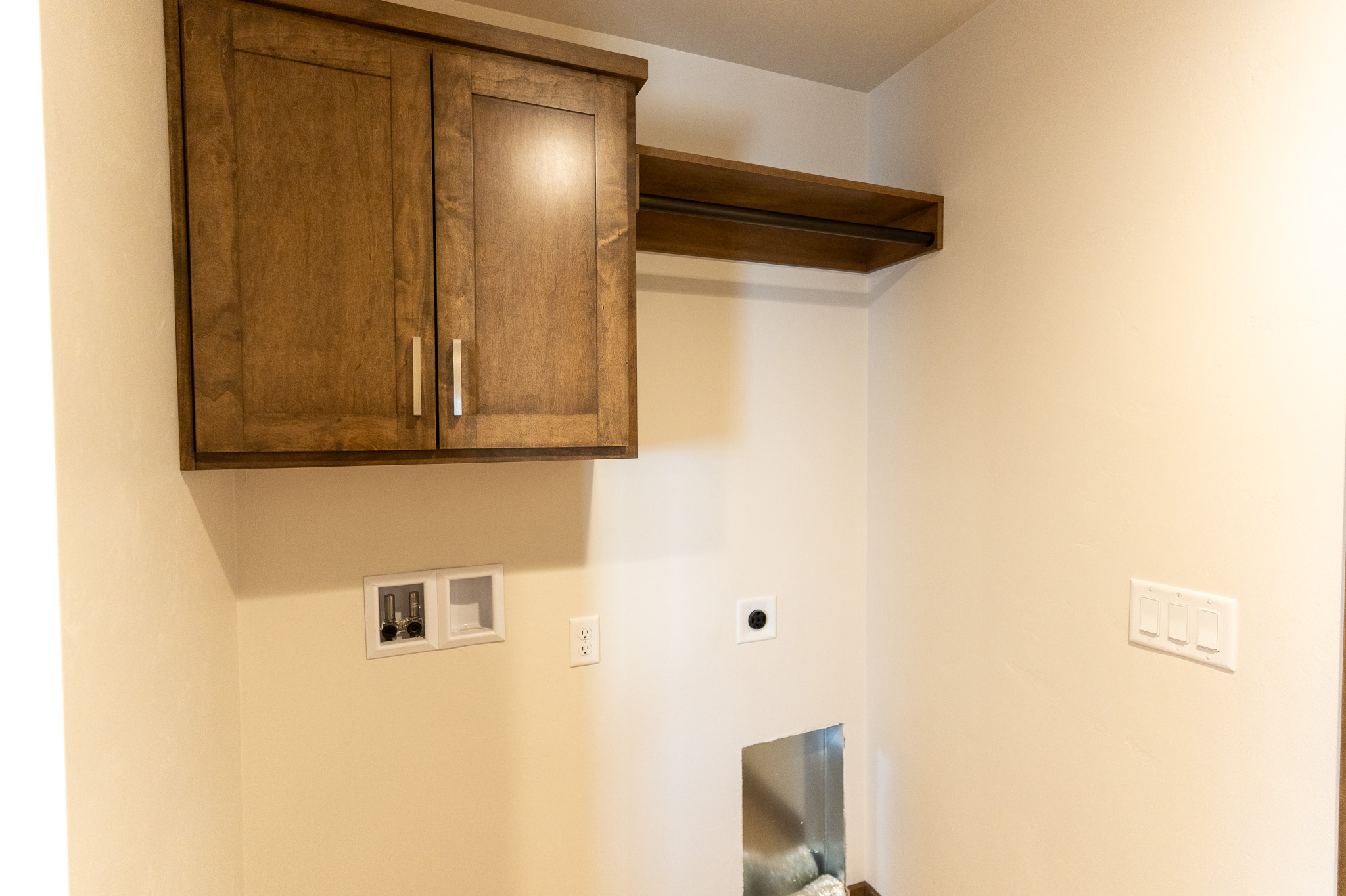 1340 Bens Way, Kaukauna home - view 3