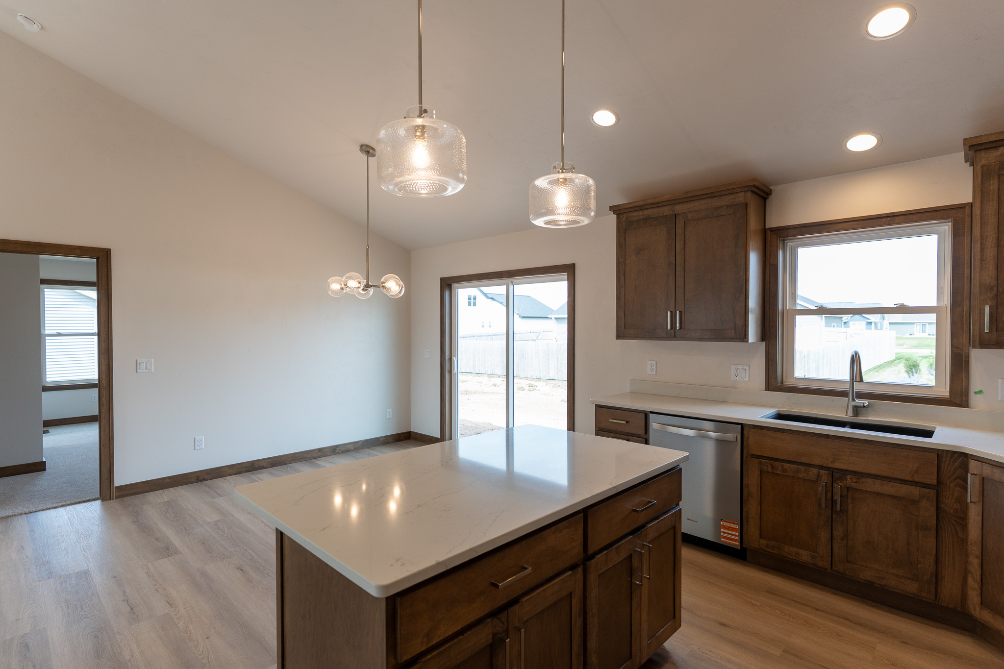 1340 Bens Way, Kaukauna home - view 4