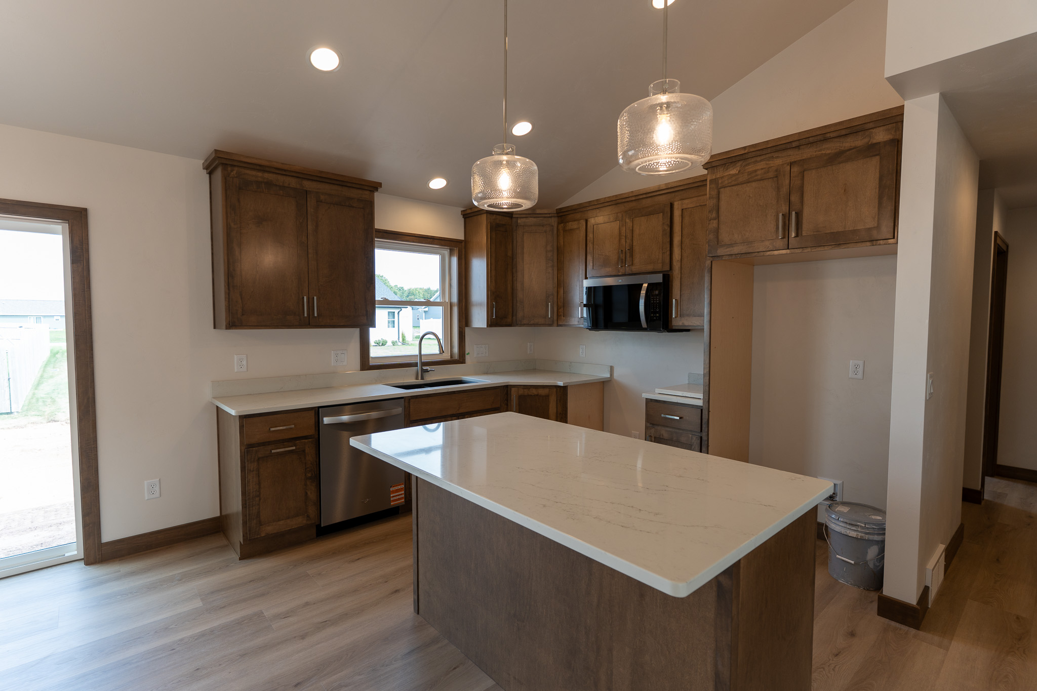 1340 Bens Way, Kaukauna home - view 6