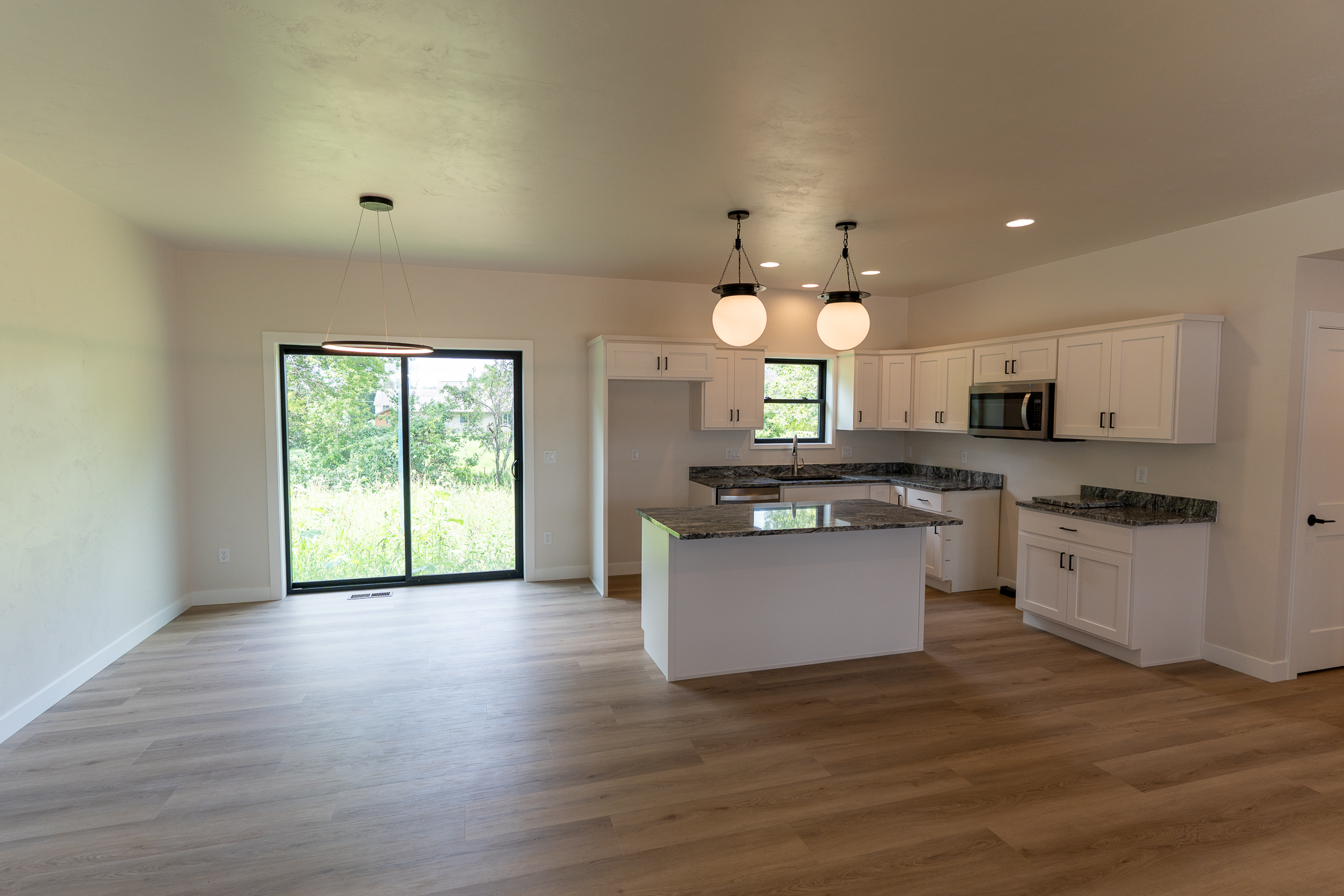 1335 Bens Way, Kaukauna home - view 9