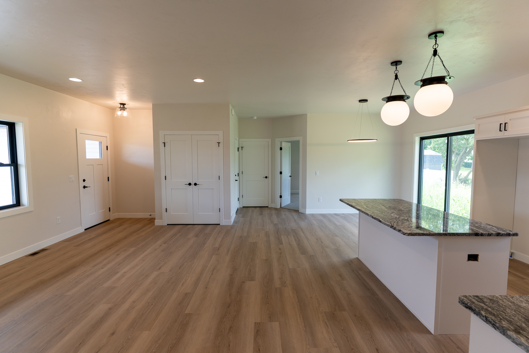 1335 Bens Way, Kaukauna home - view 13