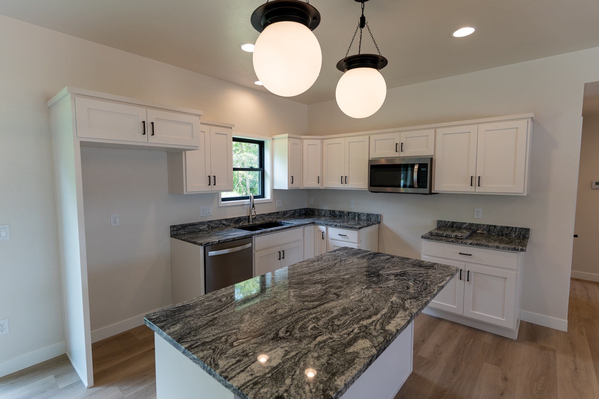 1335 Bens Way, Kaukauna home - view 10