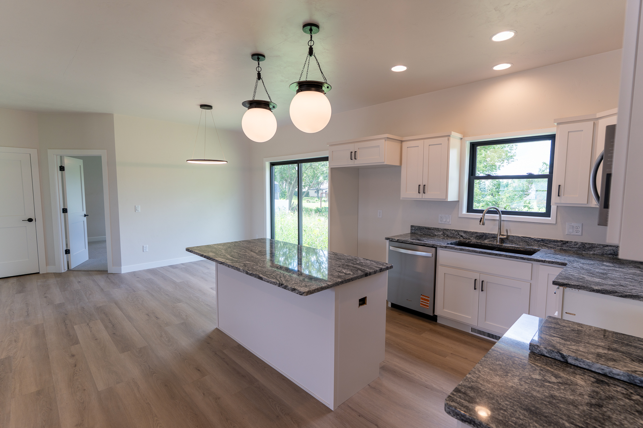 1335 Bens Way, Kaukauna home - view 14