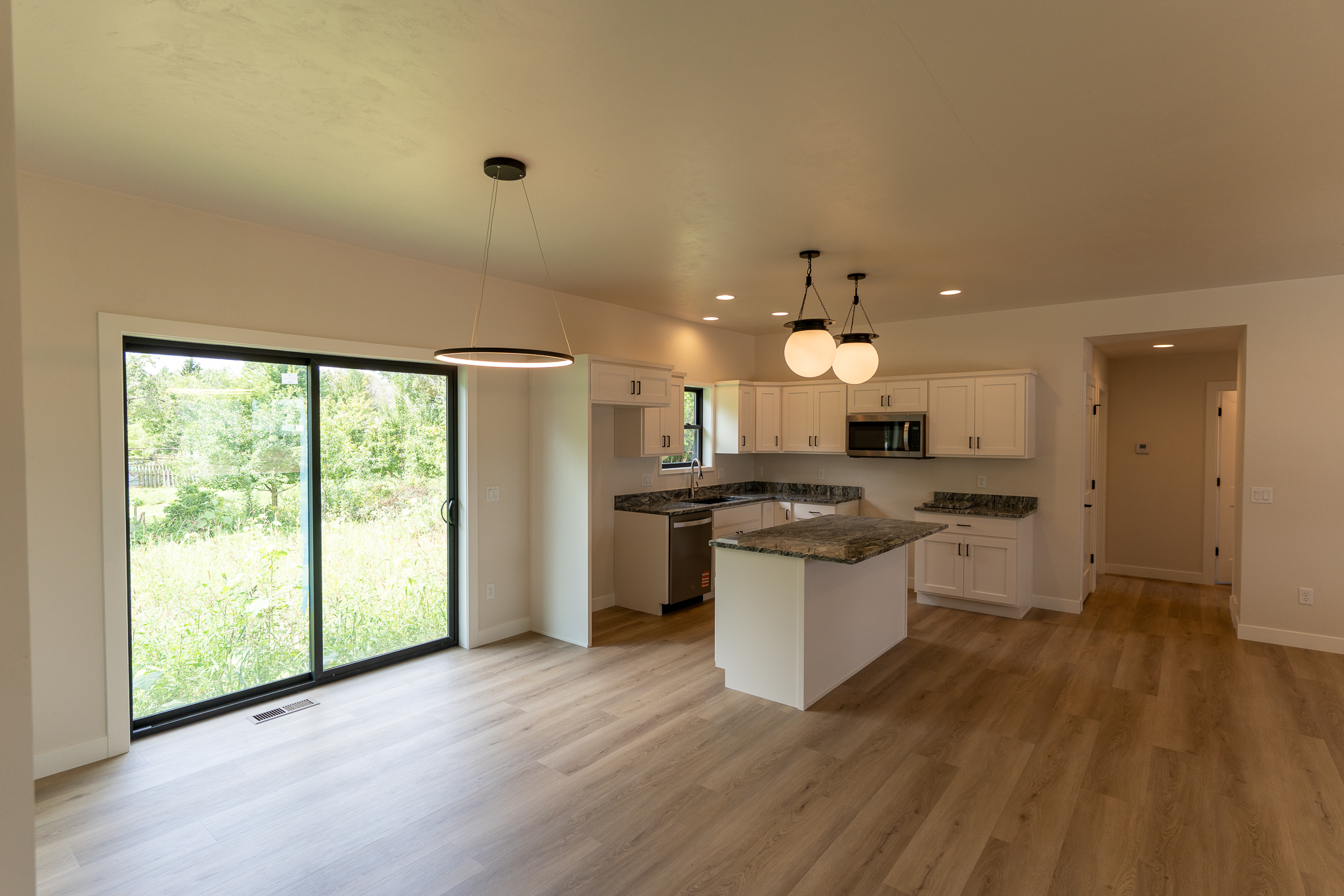 1335 Bens Way, Kaukauna home - view 5