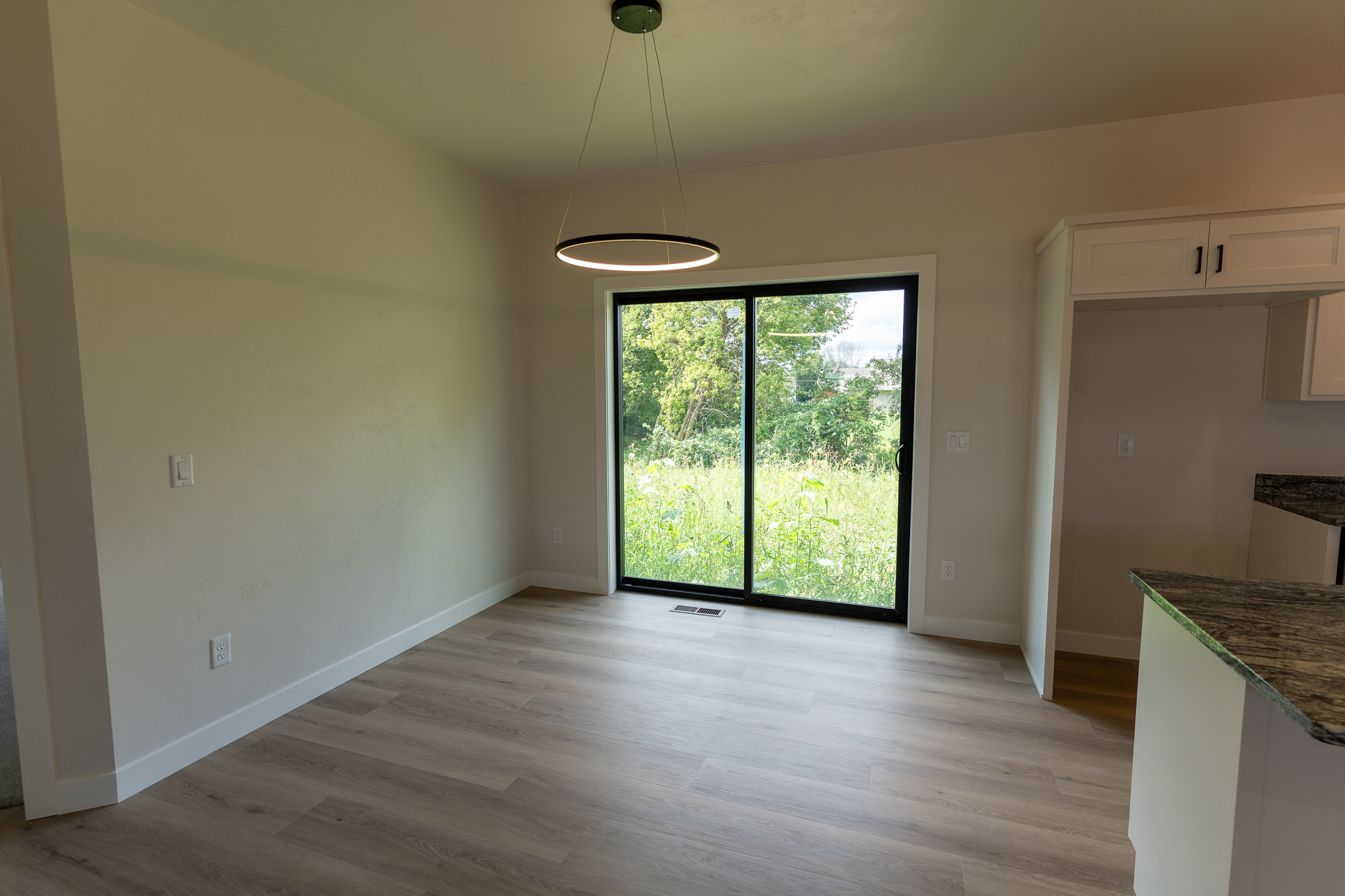 1335 Bens Way, Kaukauna home - view 8